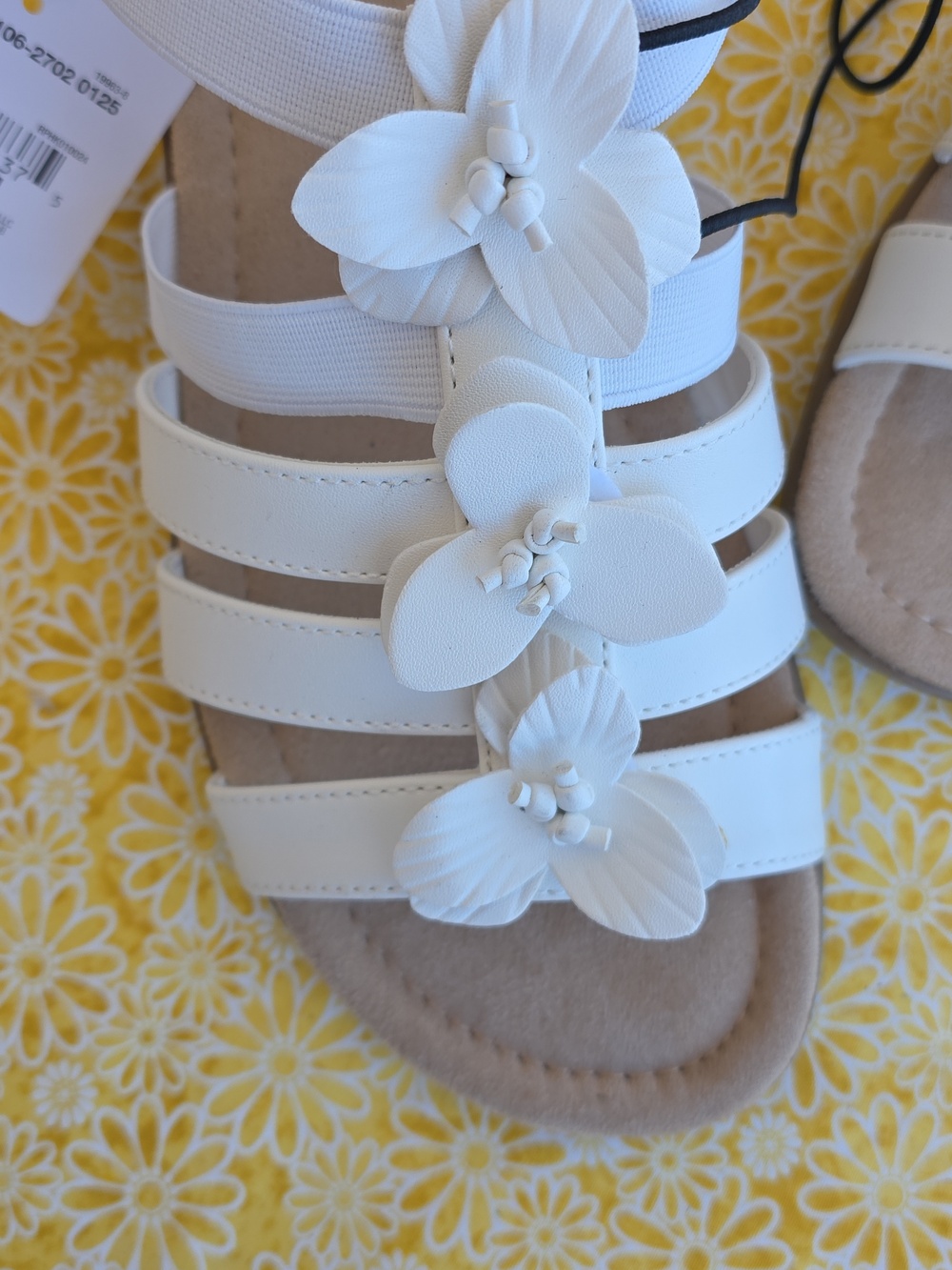 East 5th White Floral Strappy Slingback Sandals With 1.5/ 2 Inch Wedge Heel - Picture 2 of 5